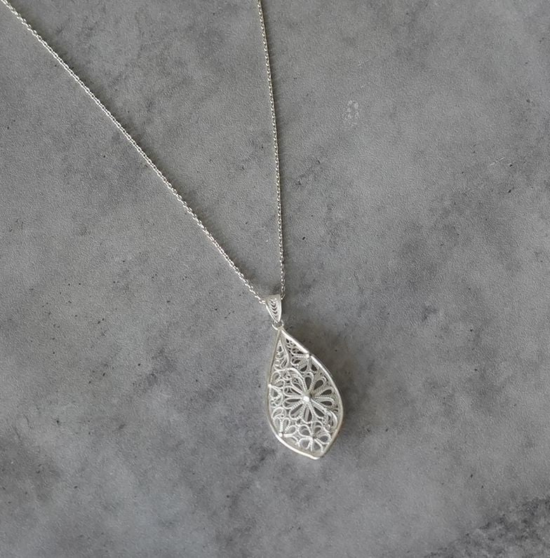 銀線細工 ペンダント しずく華