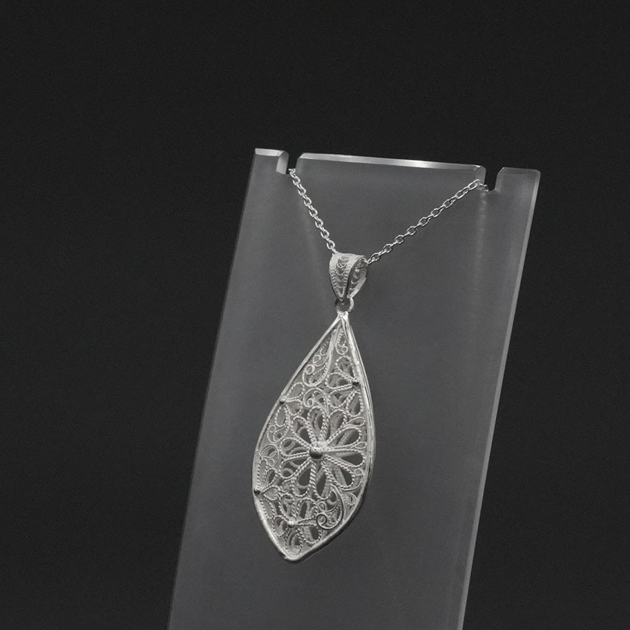 銀線細工 ペンダント しずく華