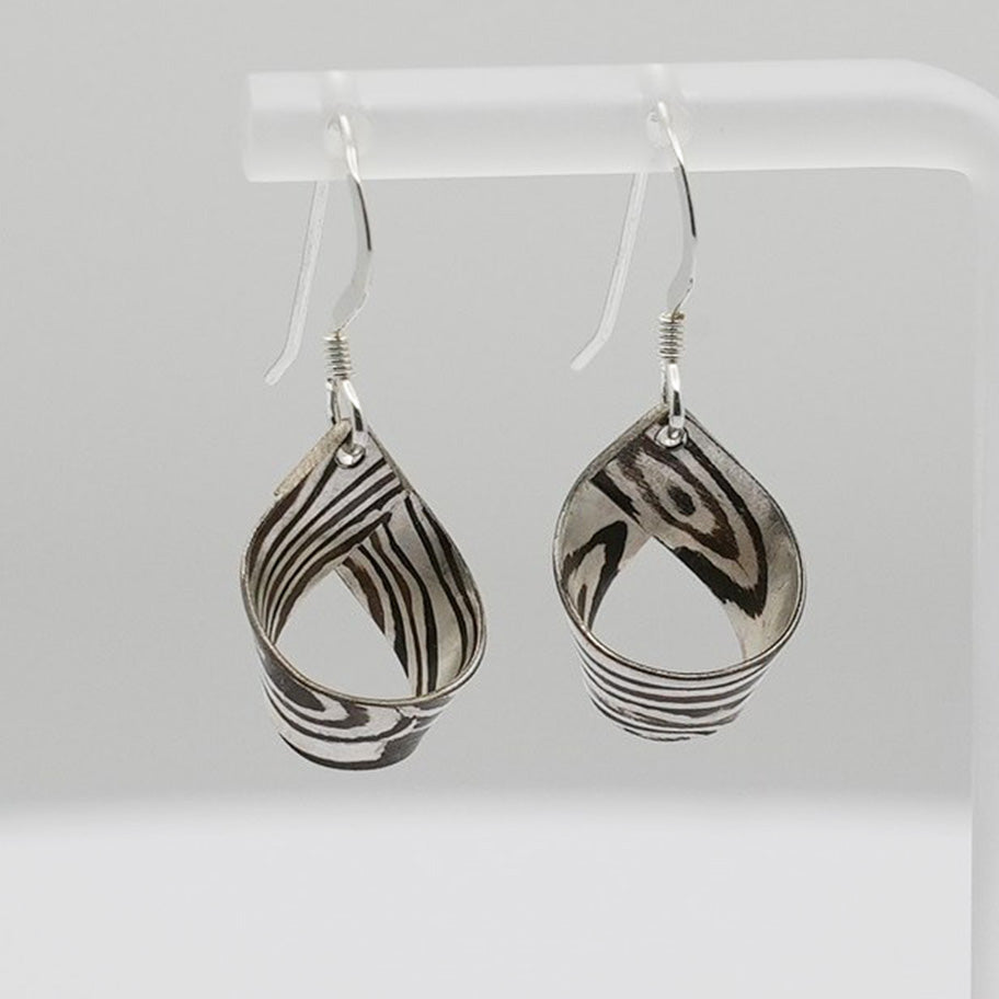 杢目銅 ピアス   drop